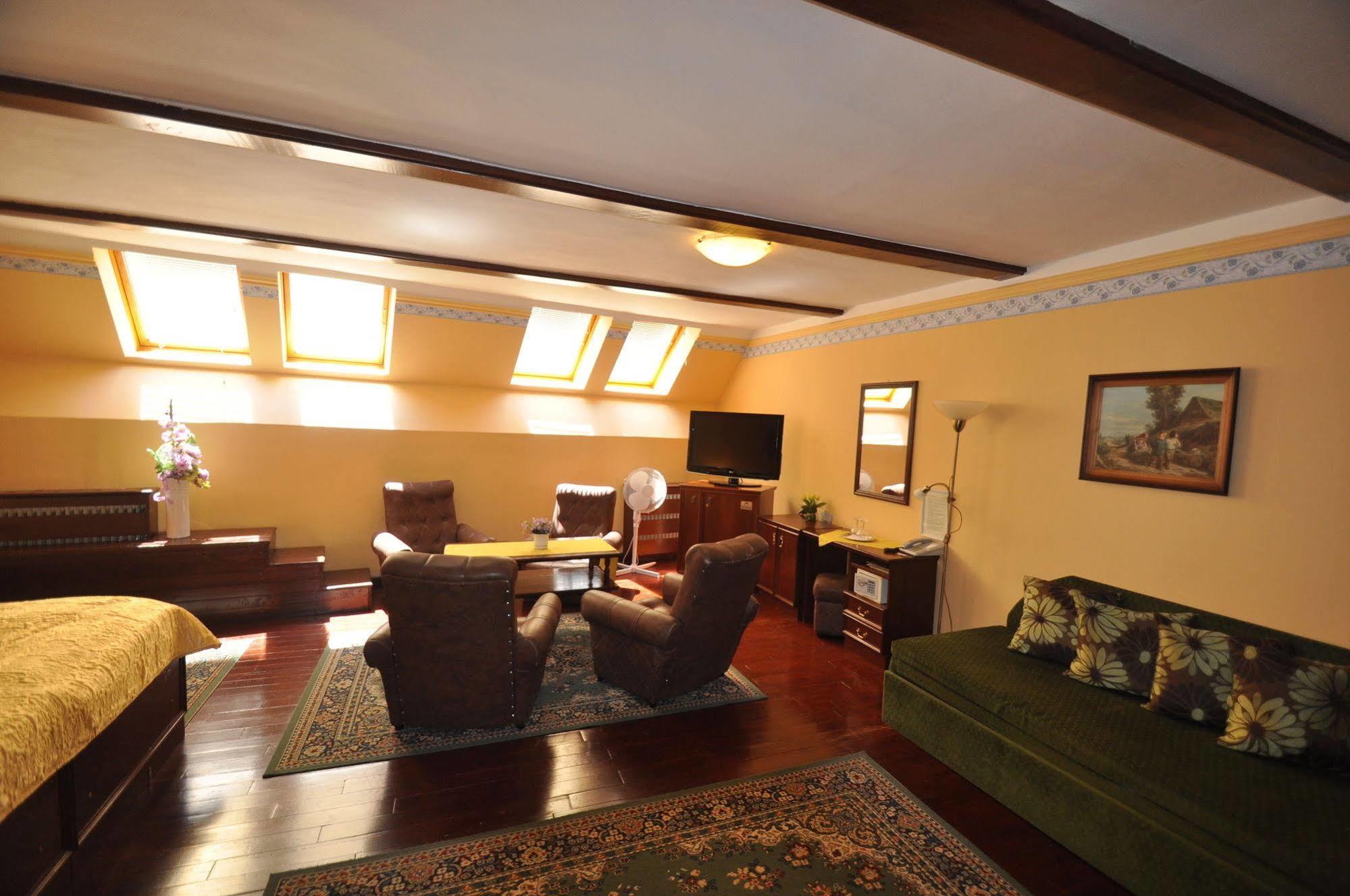 Hotel Barbakan Levoca Bagian luar foto